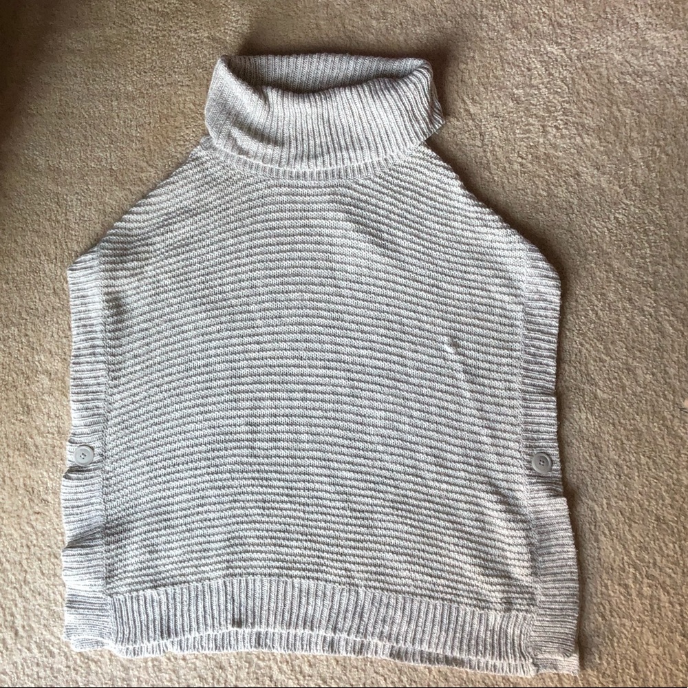 Poncho turtle neck
